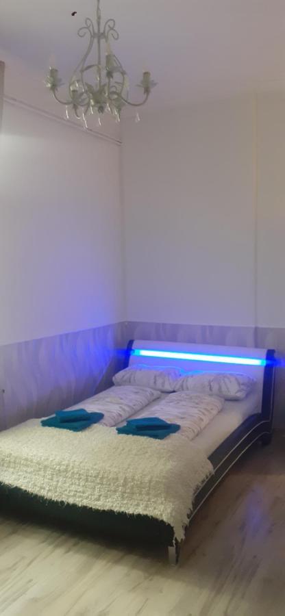 Apartman Matty V Tichom Dvore Priamo V Centre Pozsony Kültér fotó